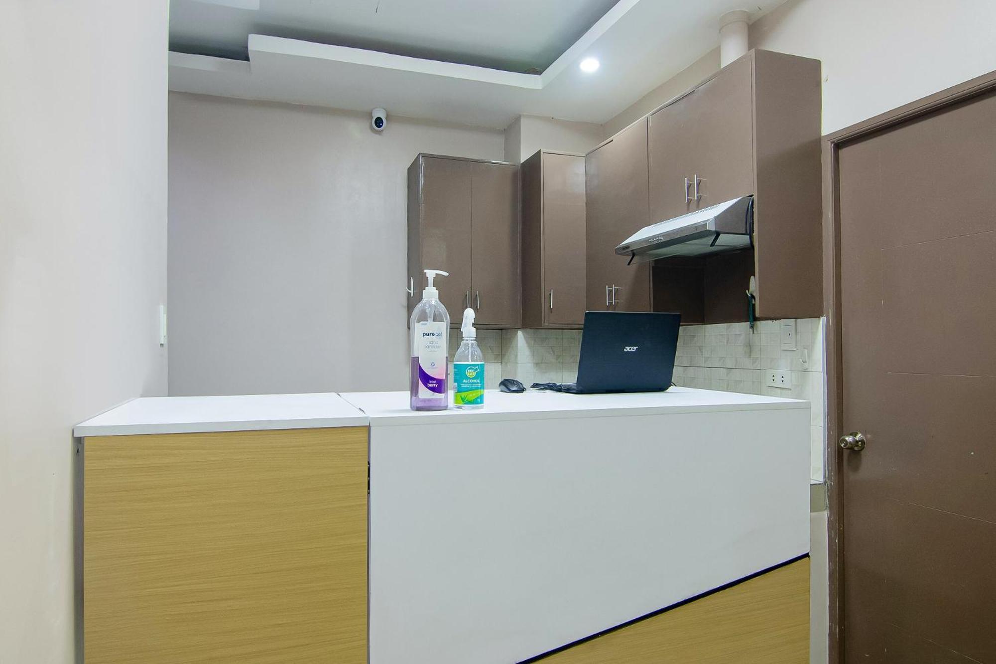 Oyo 766 Ichehan Apartments Manila Exterior photo