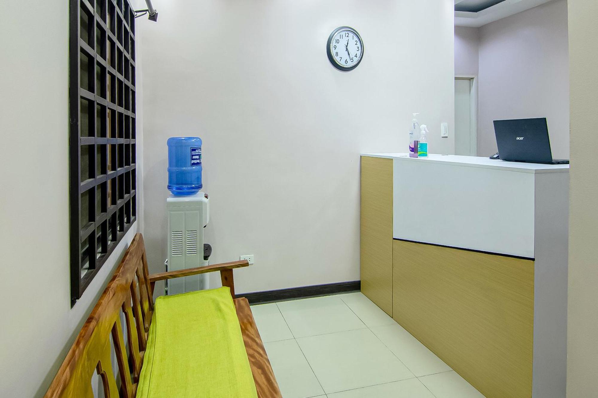 Oyo 766 Ichehan Apartments Manila Exterior photo