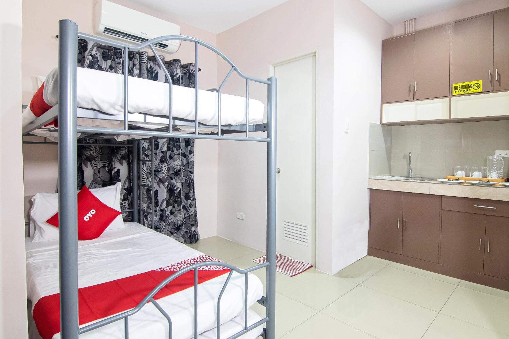 Oyo 766 Ichehan Apartments Manila Exterior photo