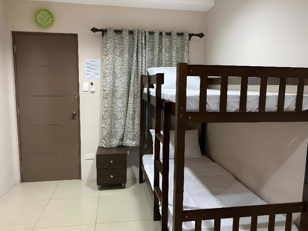 Oyo 766 Ichehan Apartments Manila Exterior photo