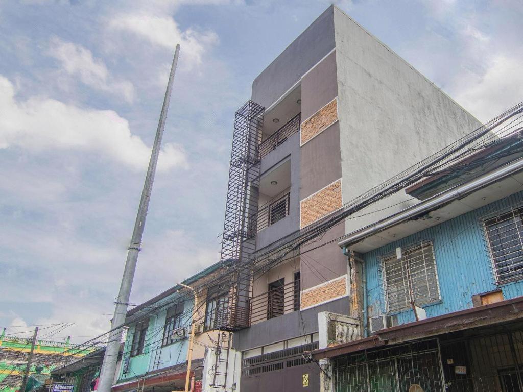 Oyo 766 Ichehan Apartments Manila Exterior photo