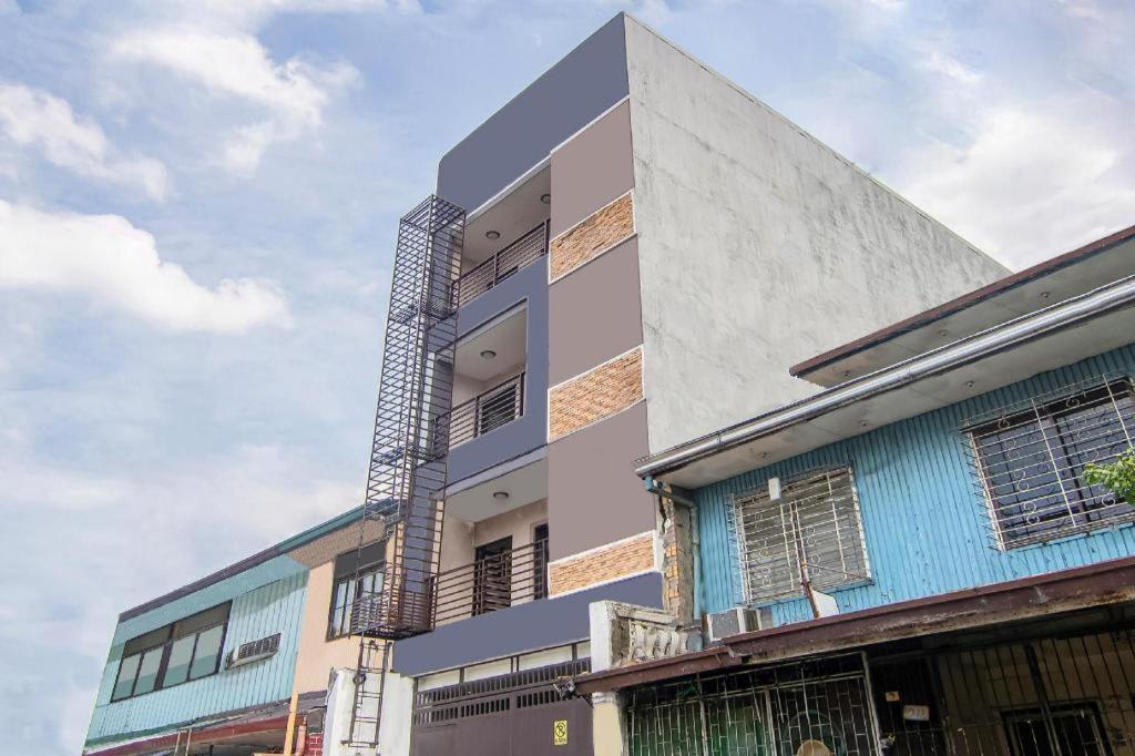 Oyo 766 Ichehan Apartments Manila Exterior photo